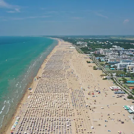 Modern And Cozy Close To The Bibione